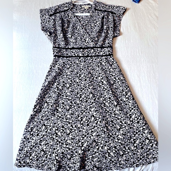 Monteau Los Angeles floral print dress - Picture 2 of 6